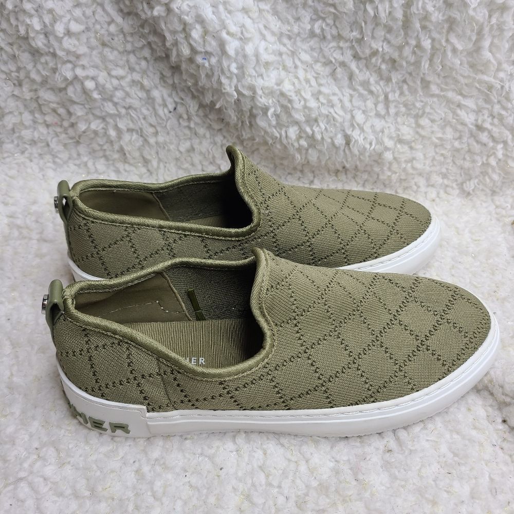 Marc Fisher MFDELYA Olive Green Slip On Loafers Flat Shoes sz 7.5